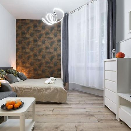 Charming Apartment In Calm And Central Area Krakow Exterior photo