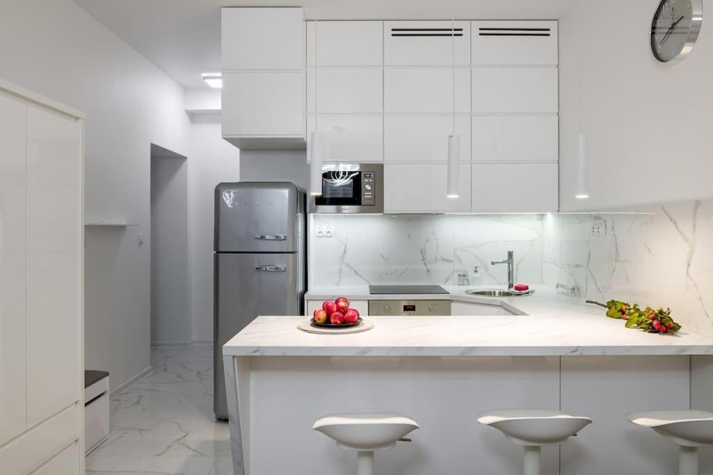 Charming Apartment In Calm And Central Area Krakow Exterior photo