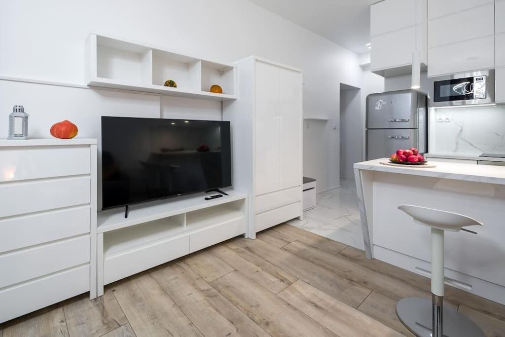 Charming Apartment In Calm And Central Area Krakow Exterior photo