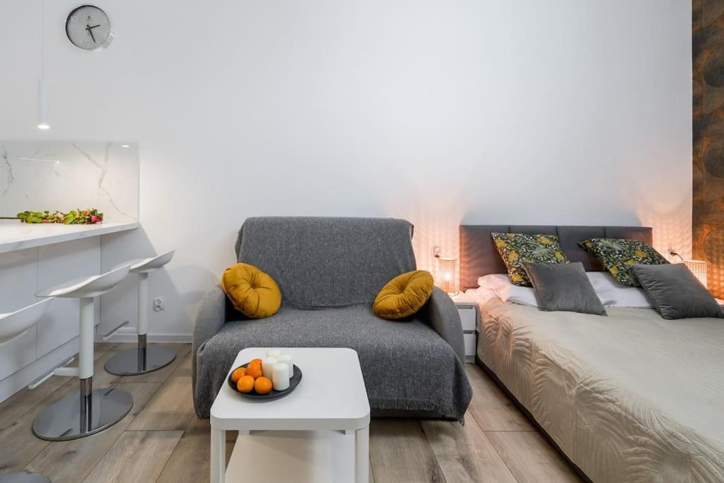 Charming Apartment In Calm And Central Area Krakow Exterior photo